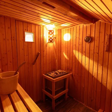 Froschkoenig Mit Sauna Inkl Koenigscard
