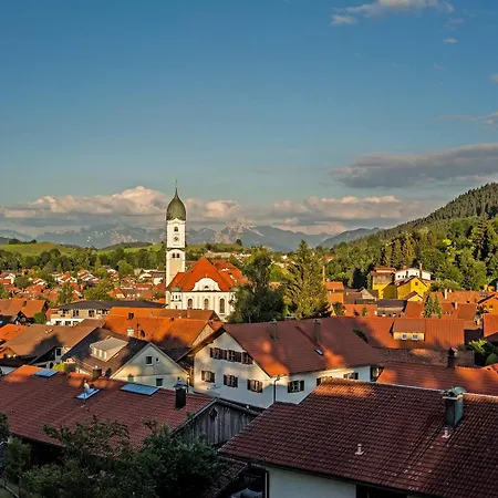 Διαμέρισμα Froschkoenig Mit Sauna & Bergblick, Self-check-in, Wlan, Parkplatz, Zentrumsnah Nesselwang